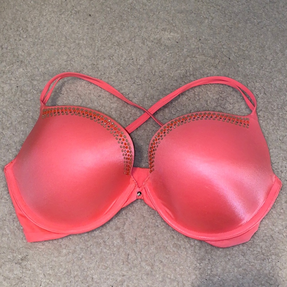 34 DD Victoria’s Secret Push Up Bra